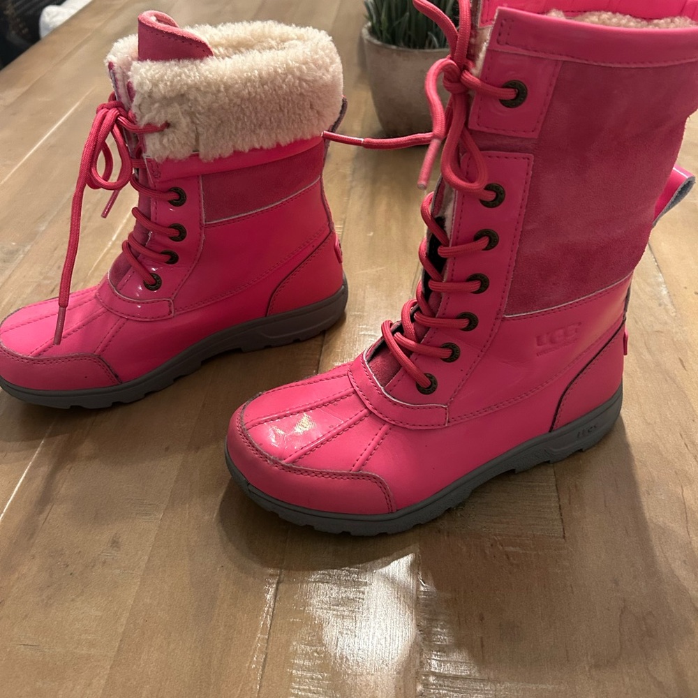 UGG Kids Boots in Bright Pink